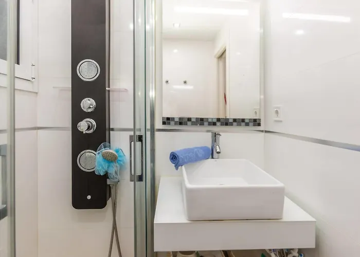 Leon By Interhome Appartamento Lloret de Mar